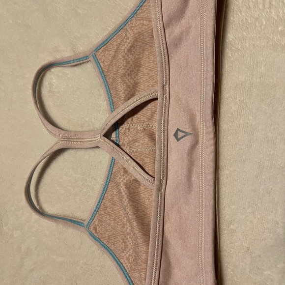 Ivivva size 12 lightly padded versatile bra. Tank to cross back - Picture 6 of 7